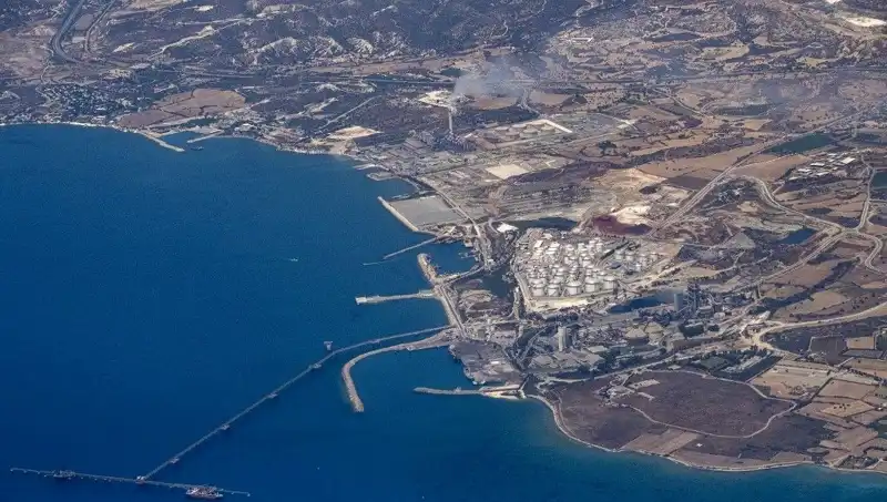 ABD Donanması, İsrail’e Mühimmat Taşımak İçin Limasol’u Seçti