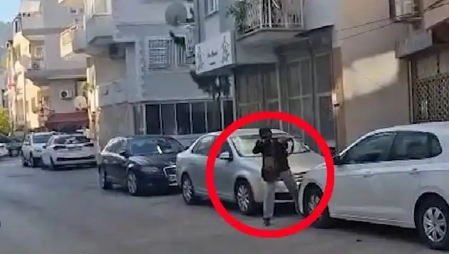 İzmir'de Olaylı Gece: Saldırganla P buluşan Polisi Tedirgin Etti