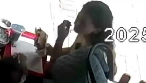 Saçını Tostuna Koyarak Şok Eden Kadın: Gerekçesi Akıllara Dur Dedi!