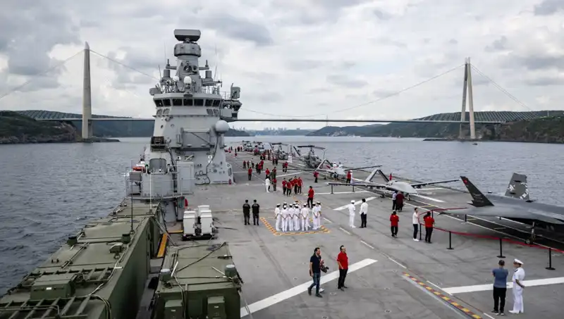 TCG Anadolu, Sarayburnu'ndan Ayrılışında Tarihi Anlar Yaşandı