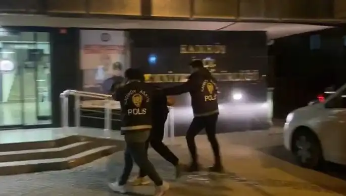 Galatasaray Taraftarına Saldıran Şahıs Yakalandı: Olayın Ardındaki Gerçekler