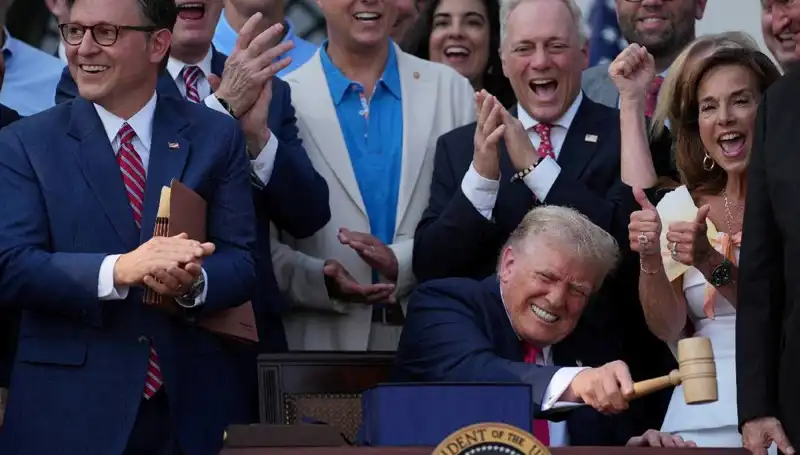 Trump’tan Ekonomi İçin Büyük Adım: "Büyük, Güzel Yasa Tasarısı" İmzaladı