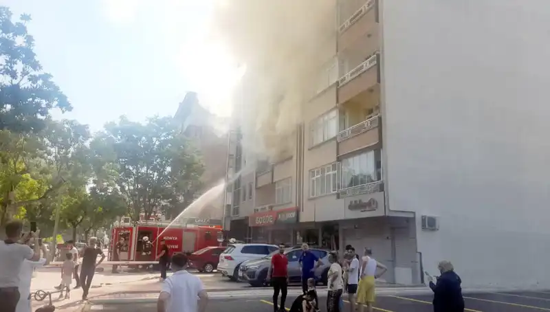 Yangın Korkusuyla Uyanan Aile Hastaneye Kaldırıldı