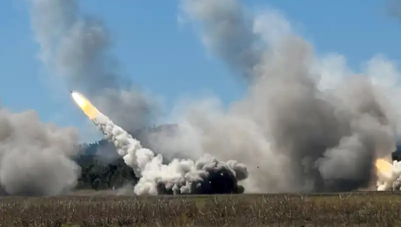 Avustralya’nın En Büyük Askeri Tatbikatında Yenilik: HIMARS Atışları Gerçekleştirildi