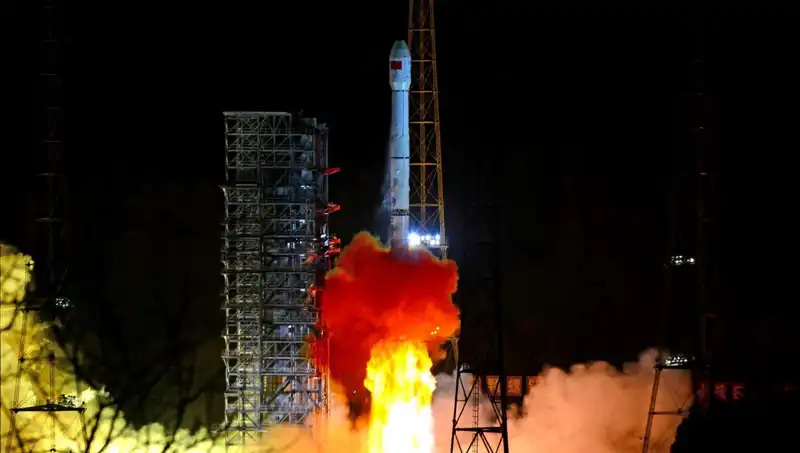 Çin, Uzaya Tienvın-2 İsimli Asteroid Keşif Aracını Gönderdi