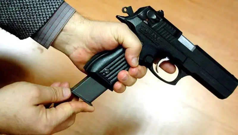 Silah Kurcalarken Kendini Vurup Hayatını Kaybeden Genç: Olayın Detayları