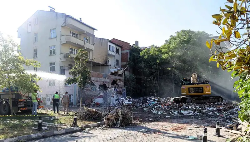 Sındırgı'da Sarsıntılar Devam Ediyor: Depremler Hız Kesmeden Geliyor!