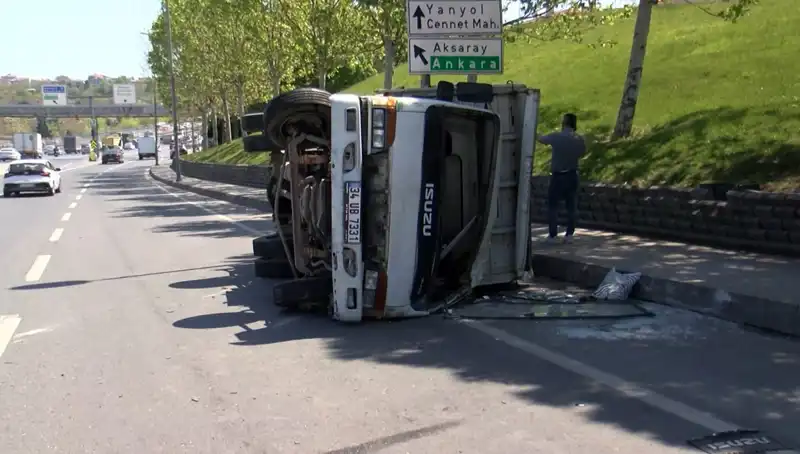 Küçükçekmece D-100 Karayolu'nda Kaza: Yoğun Trafik ve Yaralılar