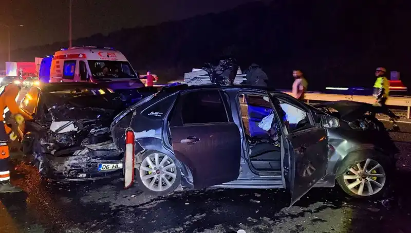 Tem Otoyolu'nda Zincirleme Kaza: 7 Yaralı, Sürücüler Tedirgin!