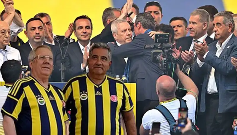 Aziz Yıldırım'ın Ekibinden Ali Koç'a İstifa Çağrısı Geliyor!