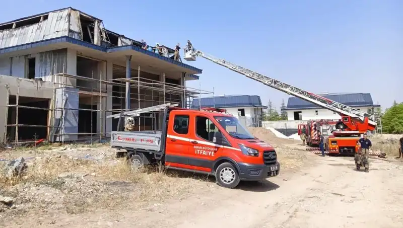 Ankara Gölbaşı'nda Villaların Bulunduğu Alanda Yangın Korkusu!