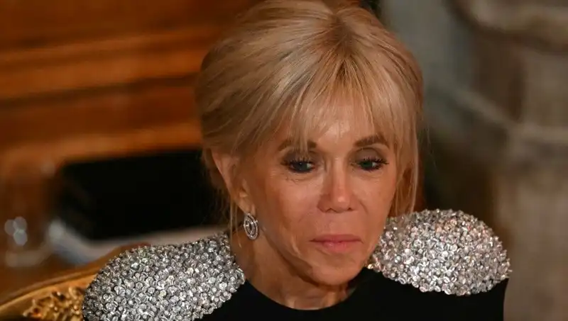 First Lady Davasında Şok Gelişmeler: "Erkek Olarak Doğdu" Yalanına Beraat Verildi