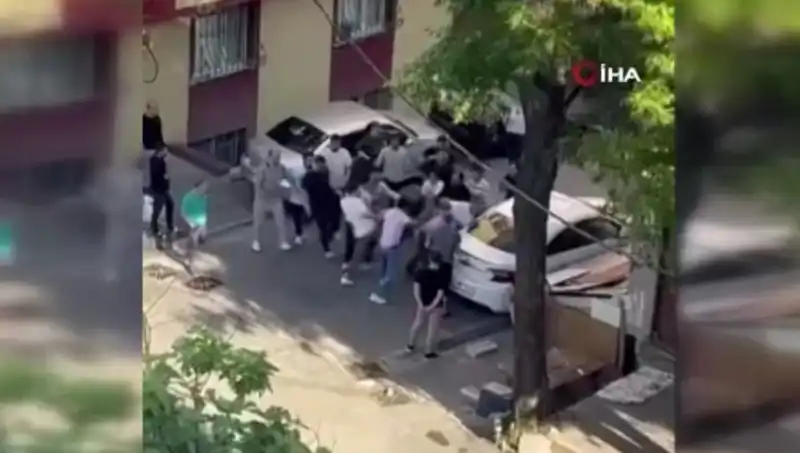 Kapıları Zorlayan Madde Bağımlısına Güçlü Bir Yanıt: Meydan Dayakları