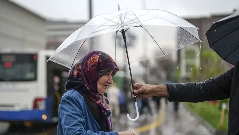 Tüm Türkiye'de Gök Gürültülü Sağanak Yağışlar Bekleniyor: Hava Durumu Analizi