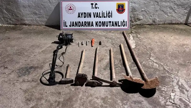 Aydın’da Kaçak Kazı: 4 Kişi Suçüstü Yakalandı!