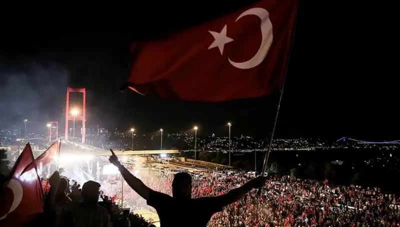 "En Uzun Gece": 15 Temmuz’un Destanı Külliye'de Sahnelenecek