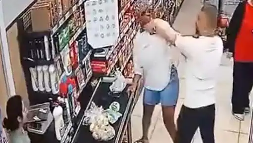 Çocuğunun Önünde Kadına Saldıran Adamın Olayı Markette Şok Yarattı