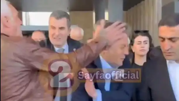 Özgür Özel'e AKM Çıkışında Şok Fiziksel Saldırı Gerçekleşti
