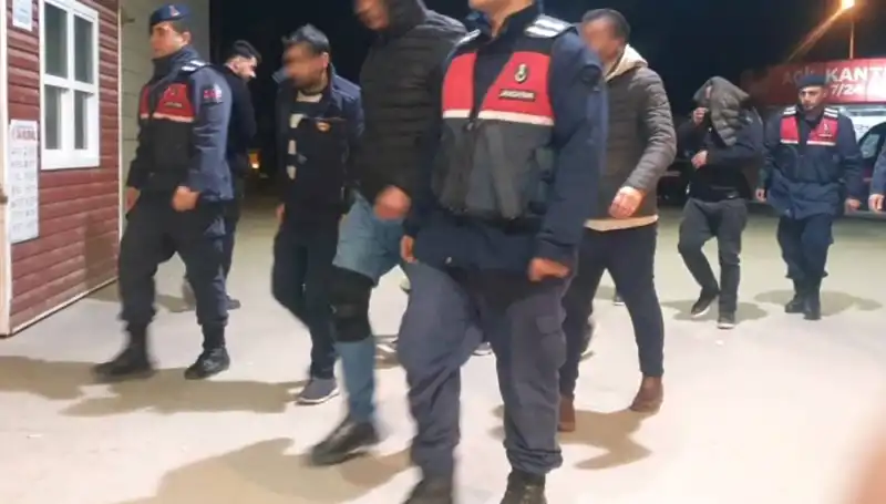 Uyuşturucu Partisine Baskın: Bağ Evinde Korkunç Görüntüler Ortaya Çıktı