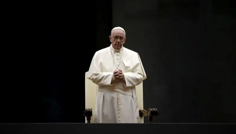 Kapıcılıktan Vatikan'a: Francis'in Hayatındaki İlkler ve Tabu Yıkımı