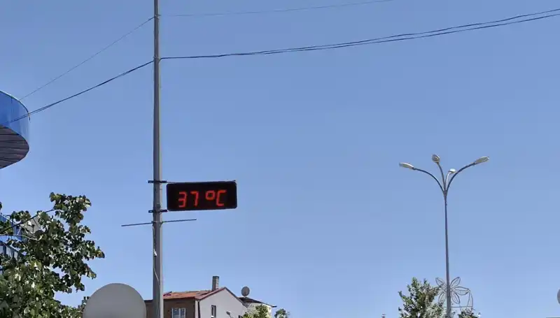 Şehirde Termometreler 38 Dereceyi Geçti: Tarihin En Sıcak Günlerinden Biri